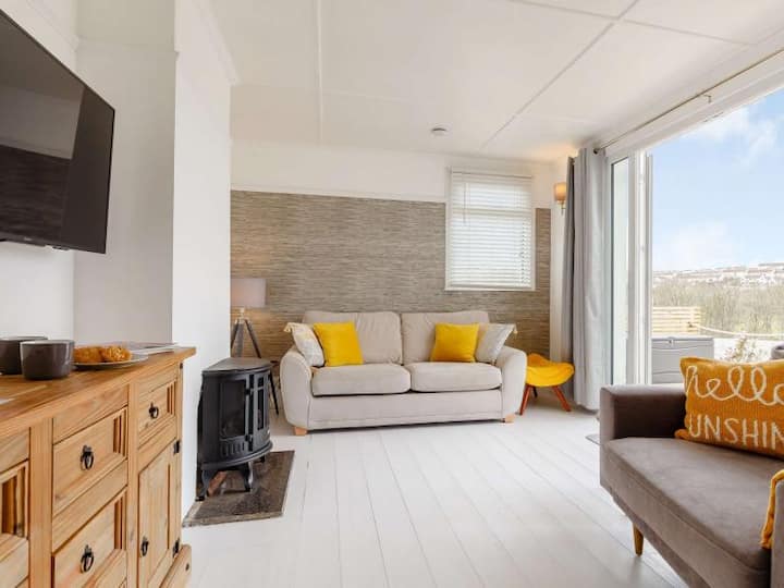 Stunning Beach House With Sea Views, New Decking! - Perranporth