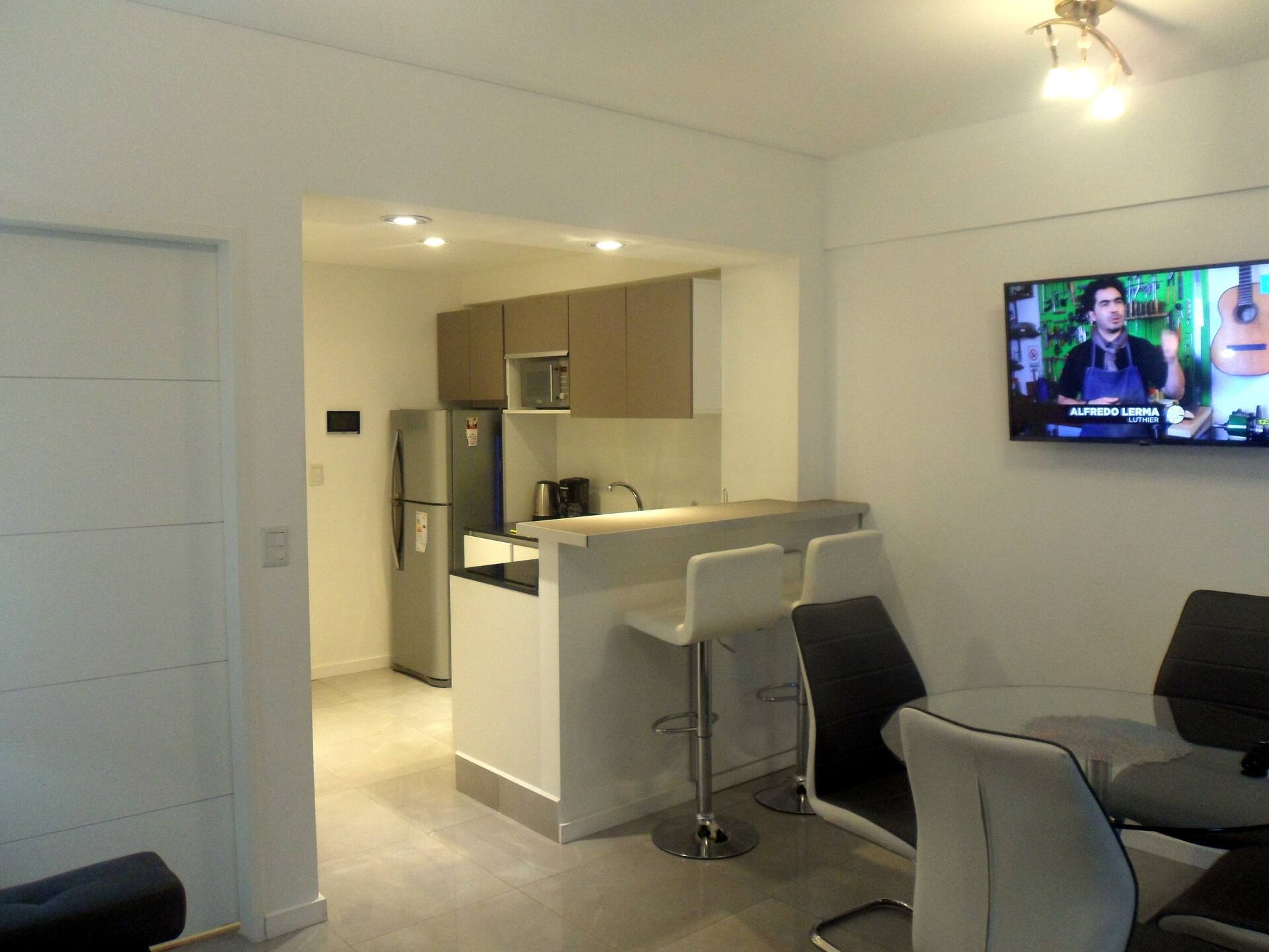 Excellent apartment, swimming pool, garage, close to everything