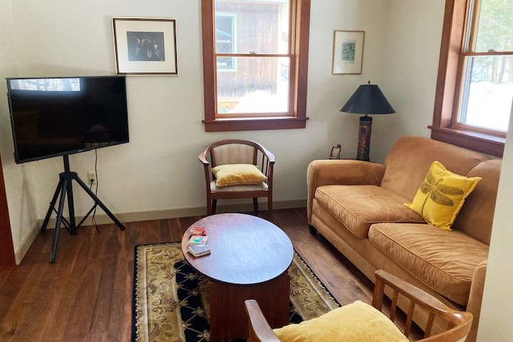 Charming Brookside Artisan Home - Greenfield, MA