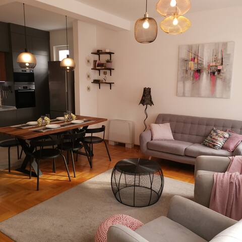Zeta apartment