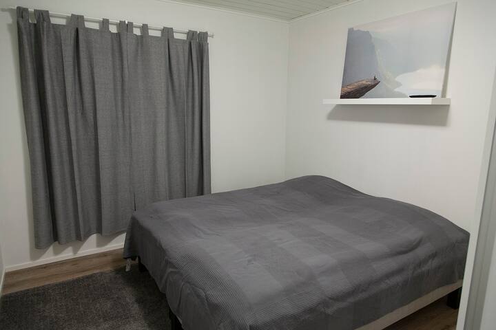 ห้องนอนที่ 1 เตียงคู่