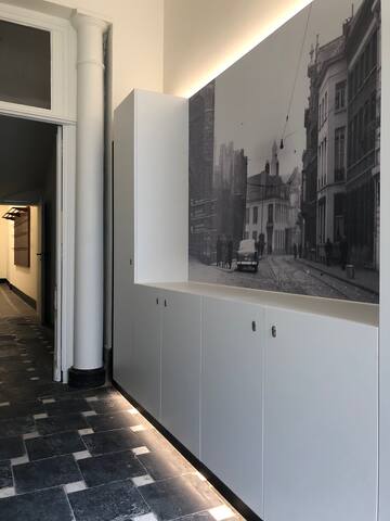 Spacious luxury apartment with Castle view! gallery image 3