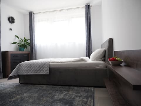 Top Airbnb: ADOBE Apartment cozy +free parking on site in Karłowice Różanka