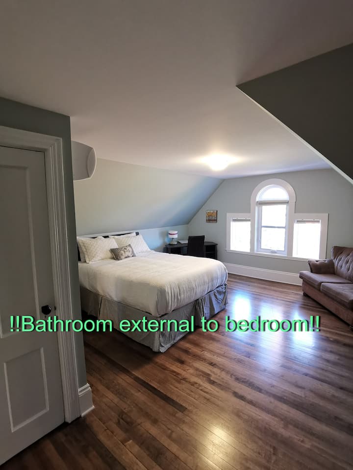 By The River B&B Mary Tibbits Room Bed and breakfasts for Rent in