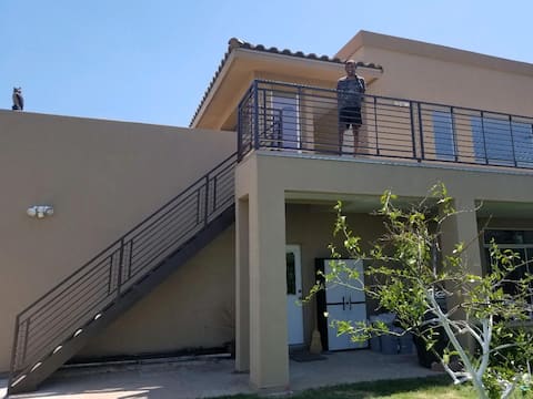 Popular Airbnb listing: Entire 1 bedroom 2nd floor guest suite. in Old Town Scottsdale