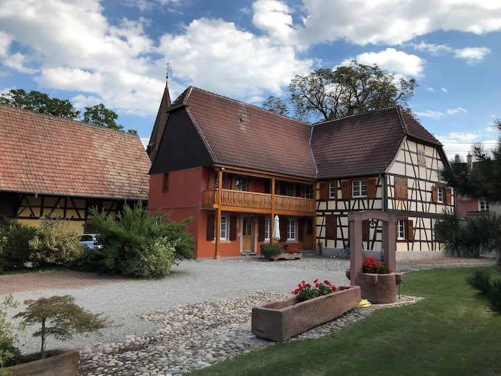 18th century half-timbered accommodation 5 min from Colmar