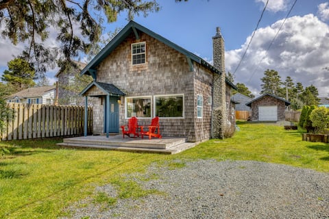 Cozy 3 bedroom beach cabin 2 blocks to the beach