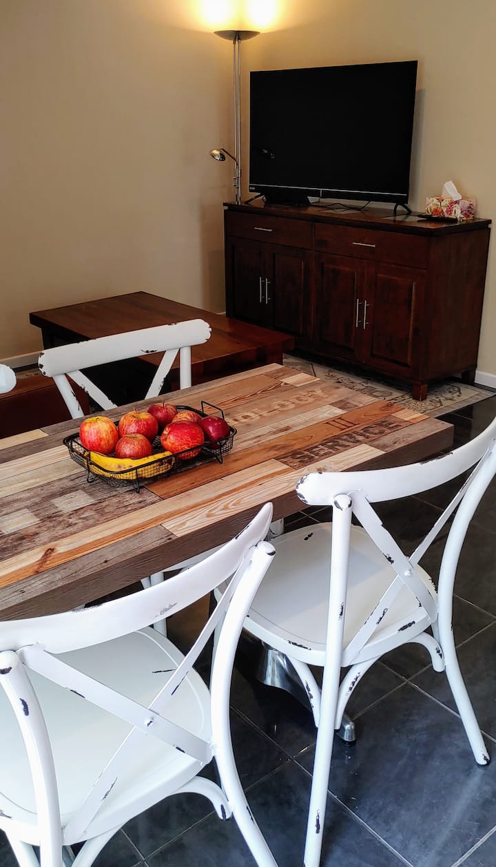 Self Contained Pet Friendly Guesthouse "The Perch" - Brisbane