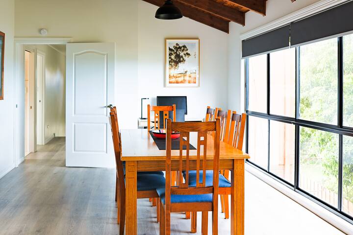 Jan Juc Surfcoast Retreat. Sleeps 10-pet friendly. gallery image 4