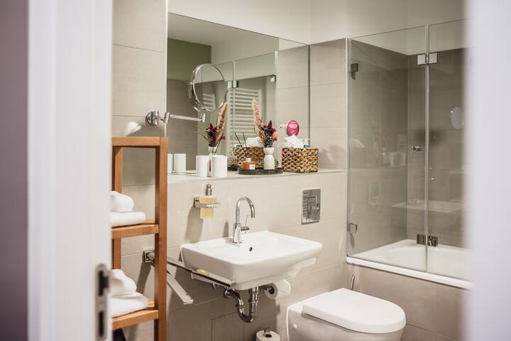 Two-Br Penthouse w/ 100m² Rooftop & view on Berlin gallery image 2