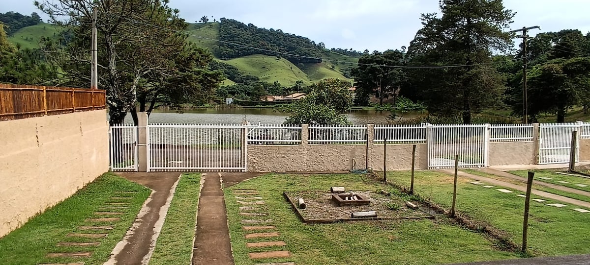 Airbnb em destaque: Lake cottage, beautiful place to rest em São Bento Do Sapucaí