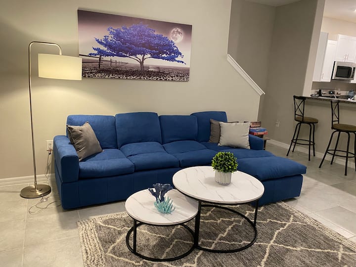 3br* Townhouse* W Garage Near Beach