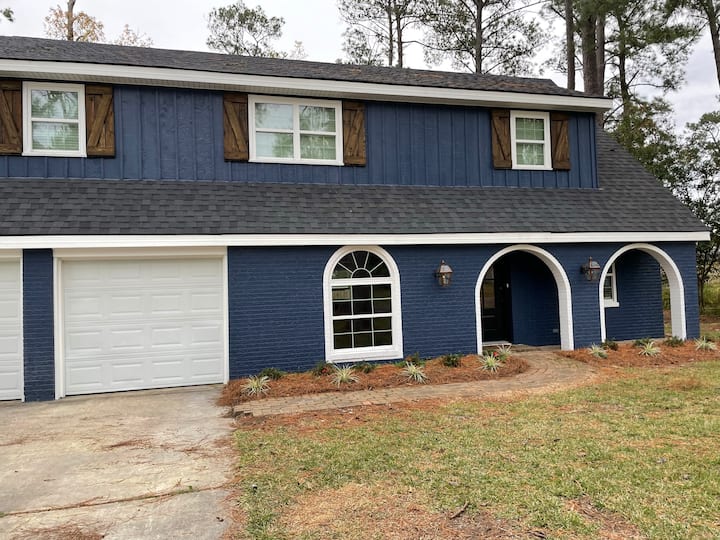 Whispering Pines Retreat in DeRidder 5 Bedrooms