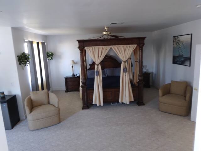 Las Vegas vacation home gallery image 3