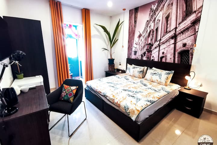 Arapski | Zaseban apartman | Malteški balkon | Prostor za rad s televizorom | Mini-hladnjak