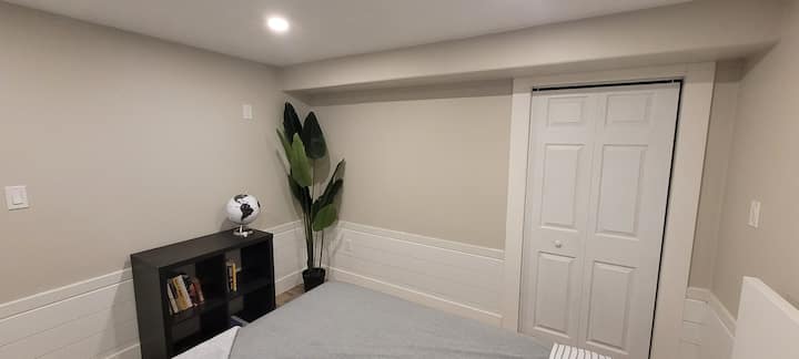 Segundo dormitorio con cama tamaño queen