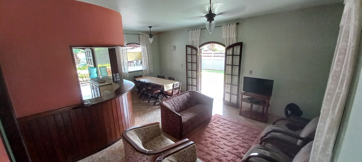 Imóvel de sucesso: Family-friendly house with pool and barbecue area em Guapimirim
