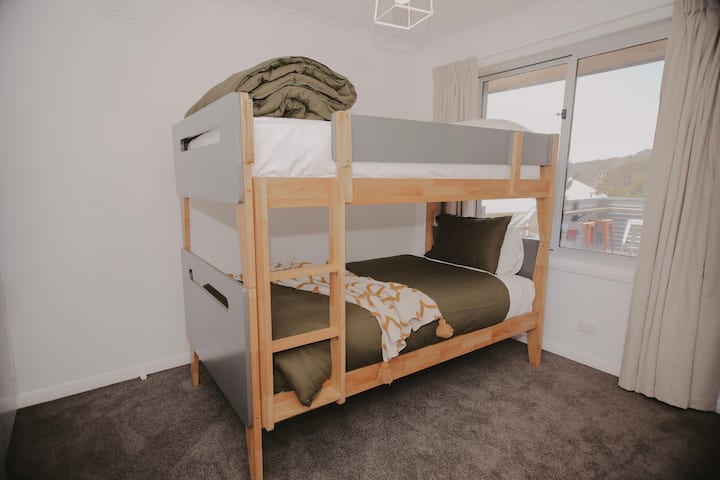 Dhoma e gjumit 3 - Krevat dopio "king"