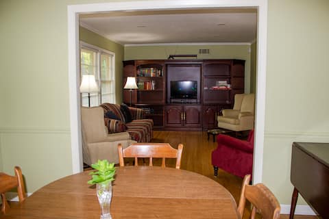 Top Airbnb: Sequoia Getaway in Berclair