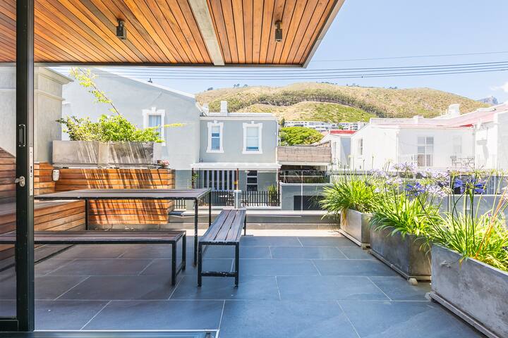 Unique 3 bedroom home in Sea Point gallery image 4