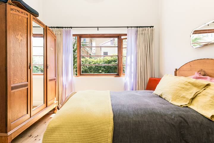 Unique 3 bedroom home in Sea Point gallery image 5