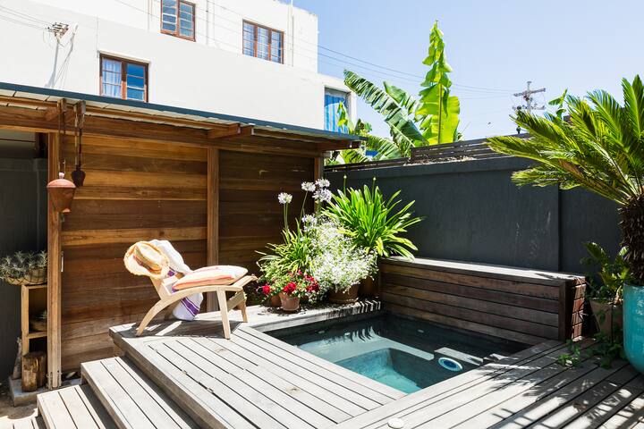 Unique 3 bedroom home in Sea Point gallery image 3