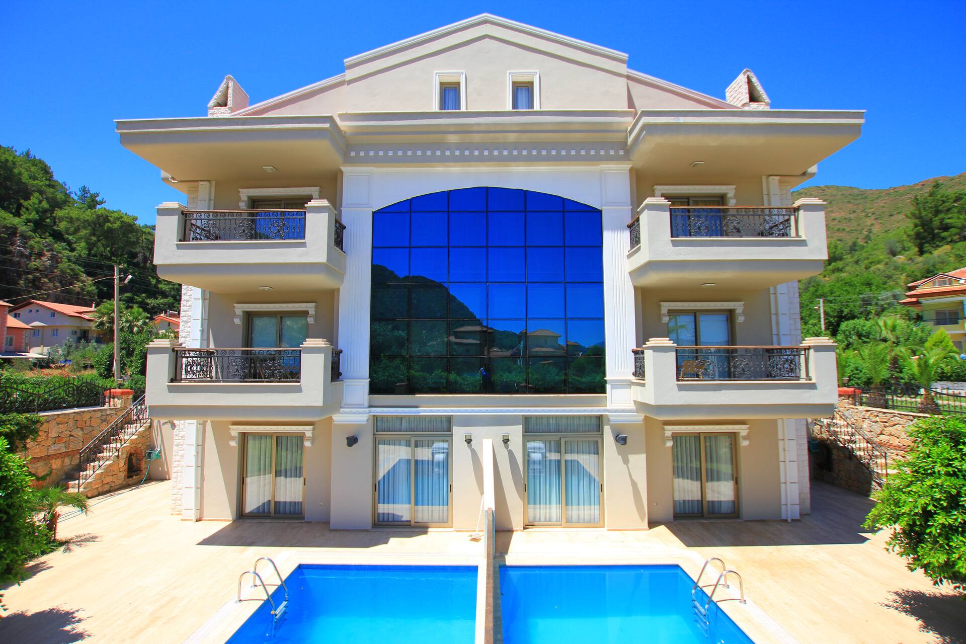 Villa Park - Spacious villa with 2 pools(children)
