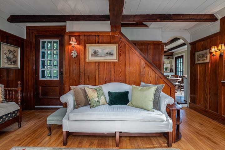 The Hobbit Haus Of Tolland - Connecticut
