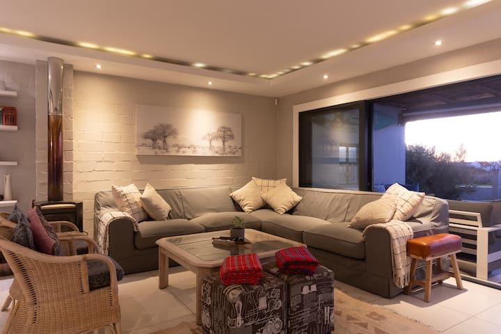 Oasis On Fairway ~ Spacious, Pool, Hot Tub, Golf - Langebaan