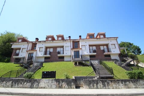 Propiedad de Airbnb exitosa: Apartment with a garden, 100 meters from the center. en Comillas