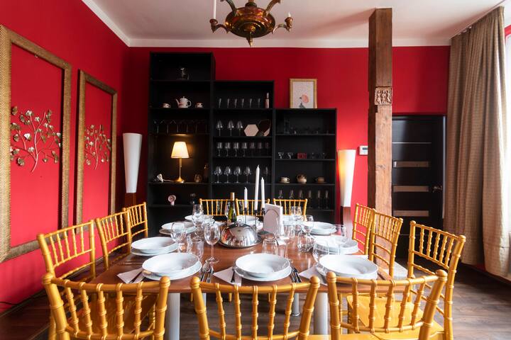 WagnerStays Golden Tree 5BD in the heart of Prague gallery image 3