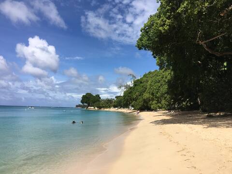 CalmWaters - Your Idyllic Escape!