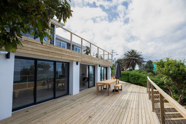Our Shorebreak Holiday Home gallery image 4