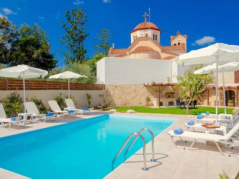 Villa Lucas with Private Pool