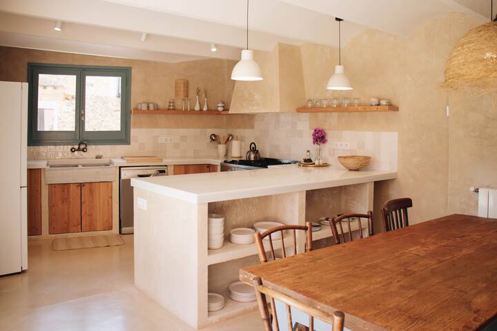 Can Camades – Casa amb jardí i piscina a L’Empordà gallery image 5