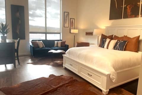 Top performing Airbnb: Amazing Montana Decor Condo! in Bozeman / Gallatin County