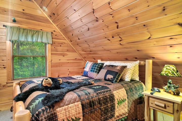 Мастър суит на горния етаж с двойно легло