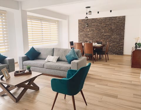 Successful Airbnb property: Beautiful apartment 10 steps away from the Cathedral in San Juan De Los Lagos