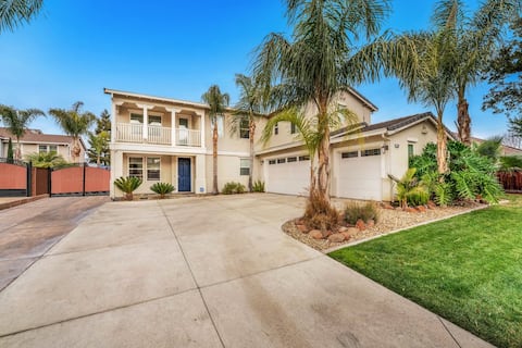 Brentwood Posh 5-bedroom w/steam shower near hwy