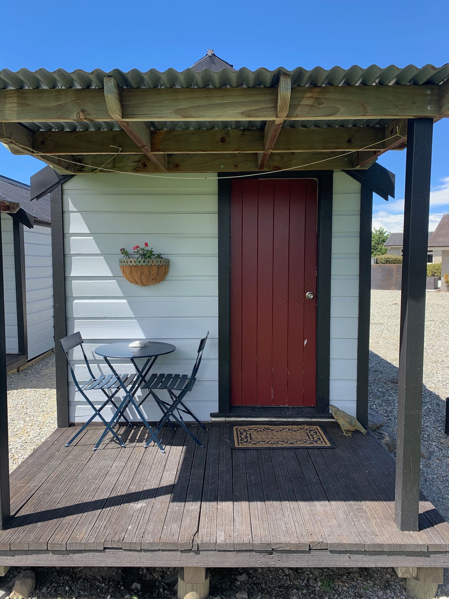 Wedderburn Farm Stay - Red Cabin/queen 1