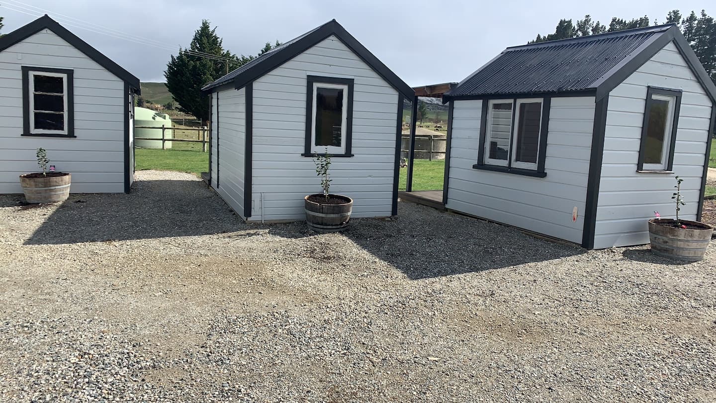 Wedderburn Farm Stay - Red Cabin/queen 3