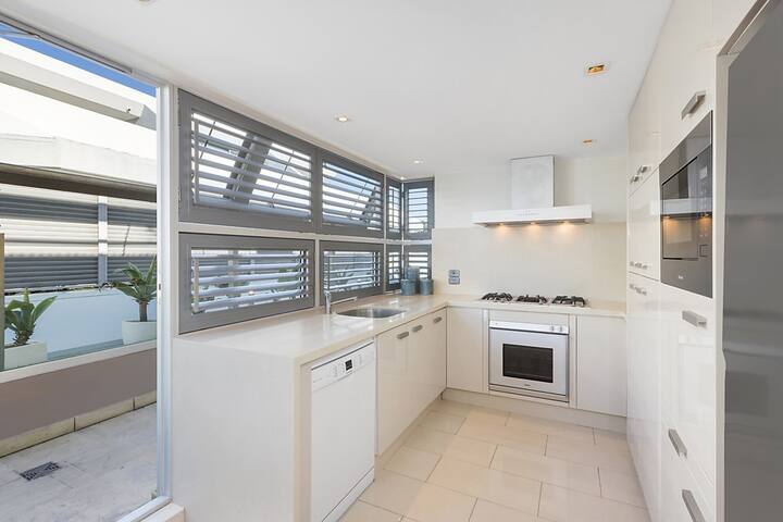 MAGNIFICENCE IN MANLY gallery image 4