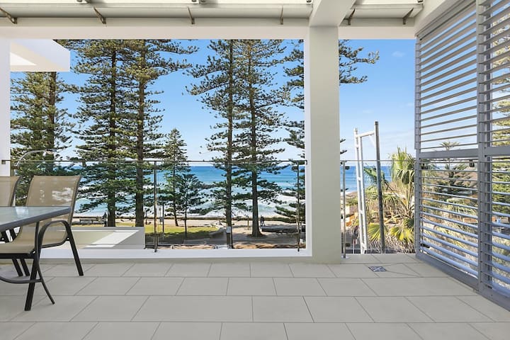 MAGNIFICENCE IN MANLY