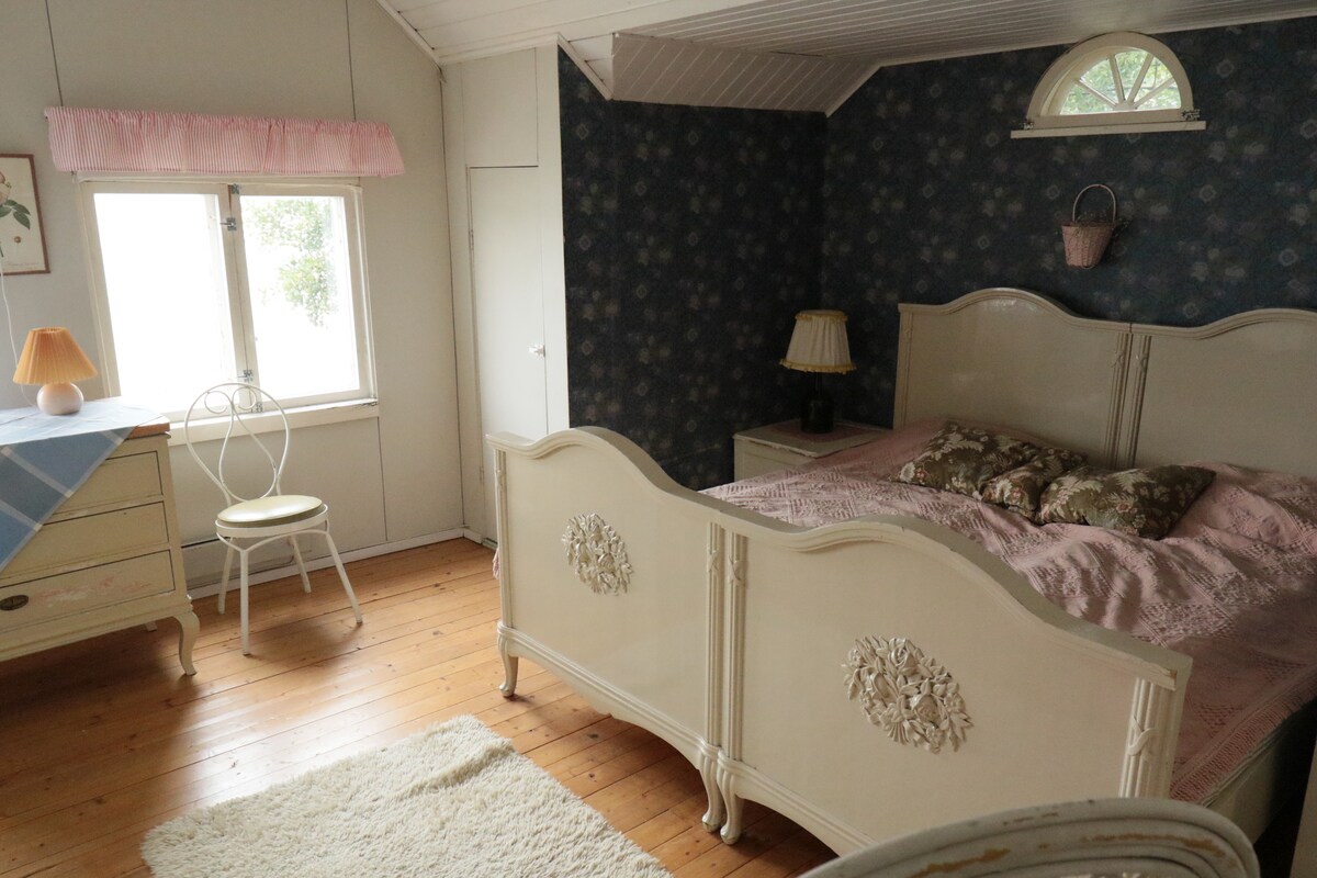 Надворешна спална соба.