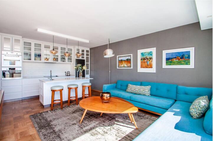 Sea Point Beachfront 2-Bed Bliss gallery image 3