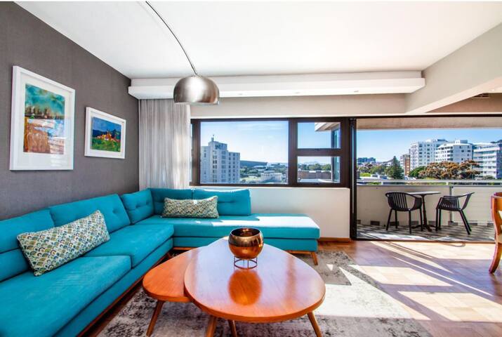 Sea Point Beachfront 2-Bed Bliss gallery image 2