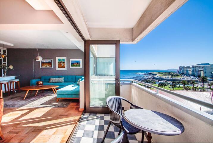 Sea Point Beachfront 2-Bed Bliss