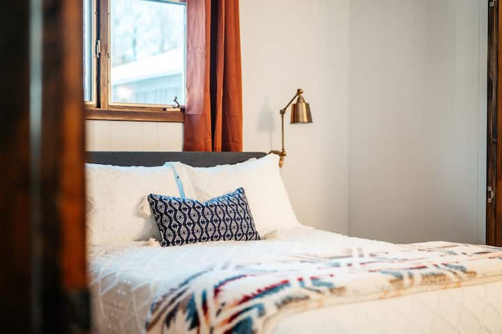 Queen Bedroom
