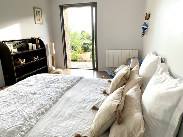 Porto Vecchio smješten je u vrtu i njegov slatki miris odmah pored Bonifacia
