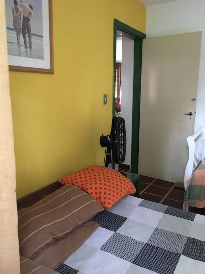 la misma habitación